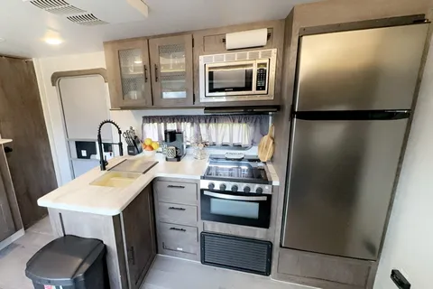 Vacation Vibes RV Cottage/ Pools + Family Fun
