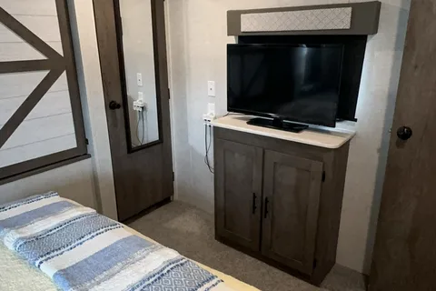 Vacation Vibes RV Cottage/ Pools + Family Fun