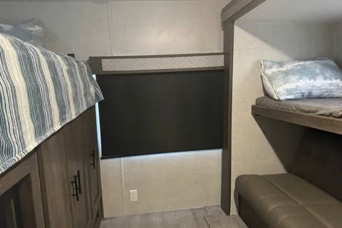 Vacation Vibes RV Cottage/ Pools + Family Fun