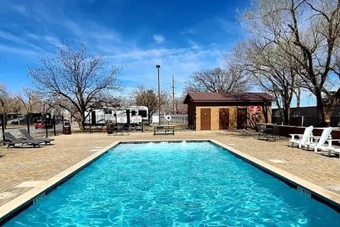 Vacation Vibes RV Cottage/ Pools + Family Fun