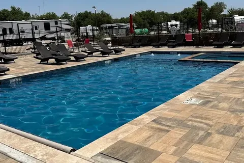 Vacation Vibes RV Cottage/ Pools + Family Fun