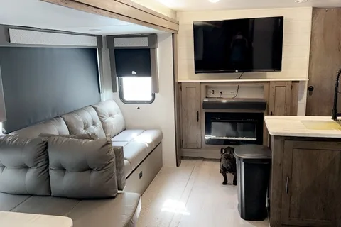 Vacation Vibes RV Cottage/ Pools + Family Fun