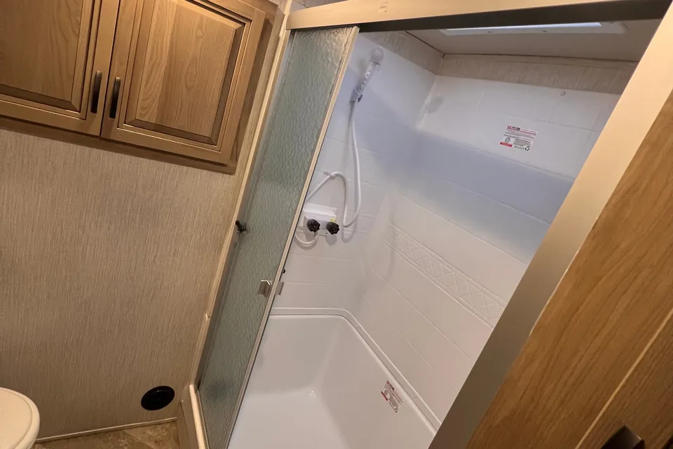 Shayne 's Palomino Solaire 258rbs Travel Trailer