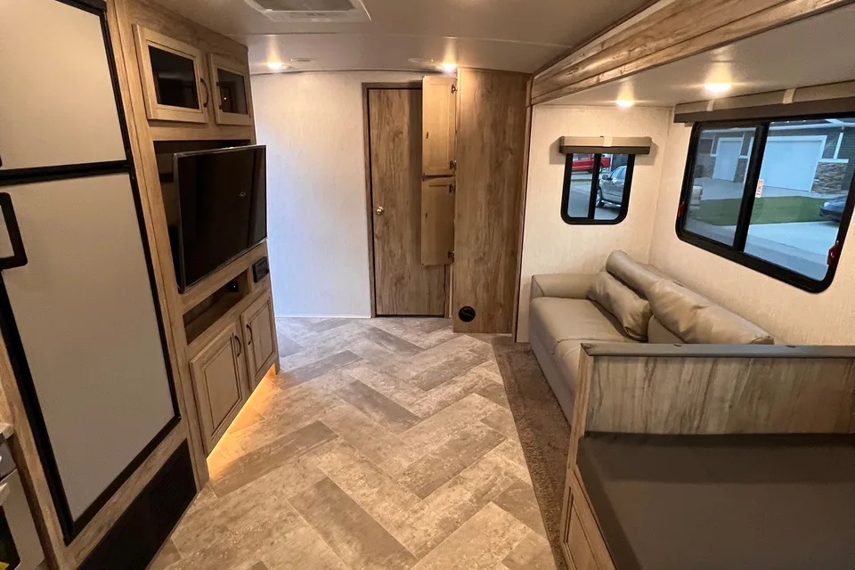 Shayne 's Palomino Solaire 258rbs Travel Trailer