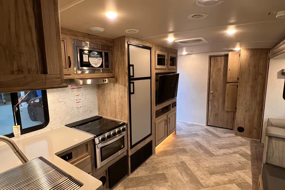 Shayne 's Palomino Solaire 258rbs Travel Trailer