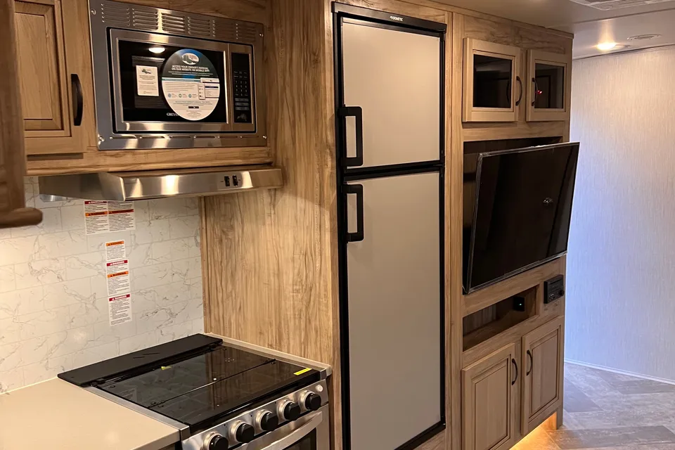 Shayne 's Palomino Solaire 258rbs Travel Trailer
