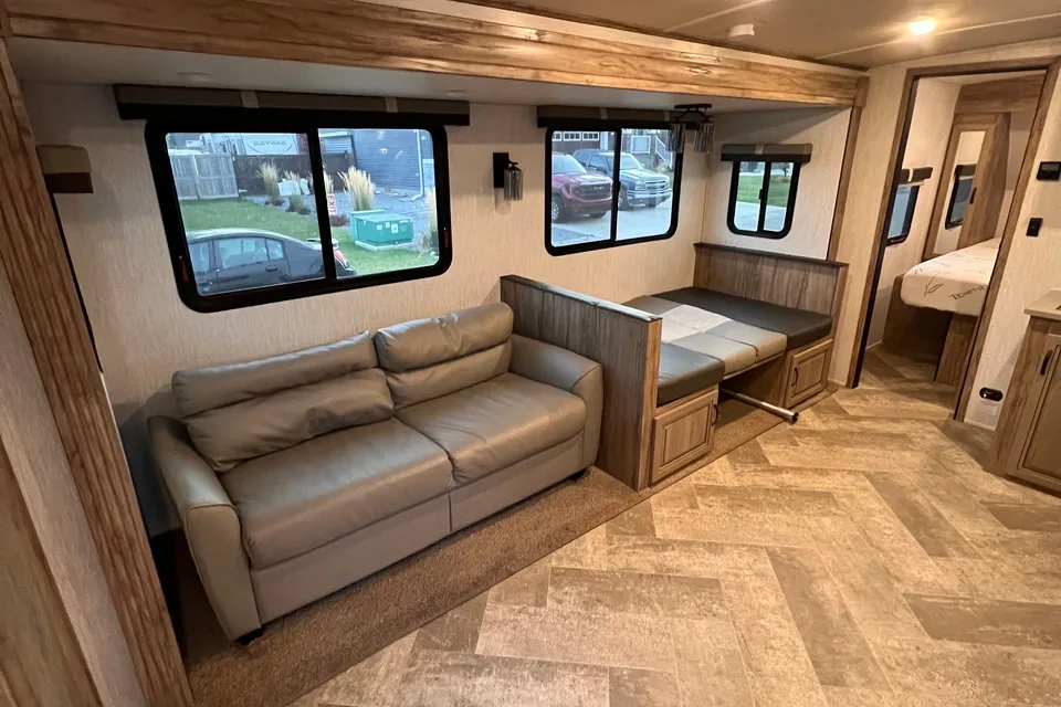 Shayne 's Palomino Solaire 258rbs Travel Trailer
