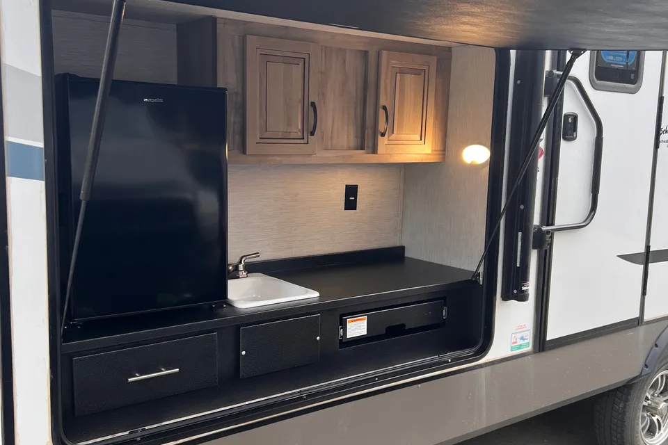 Shayne 's Palomino Solaire 258rbs Travel Trailer