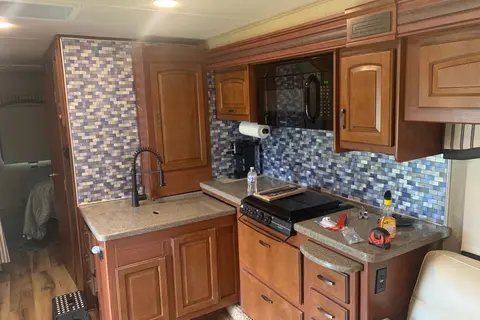 vic's Jayco Precept Class A