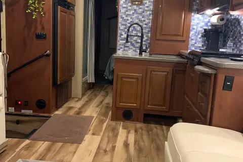vic's Jayco Precept Class A