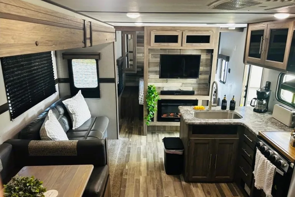The Hitch Hiker Bunk House