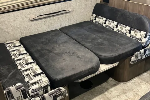 Family RV + Free E-Bike! 2017 Coachmen 27QB