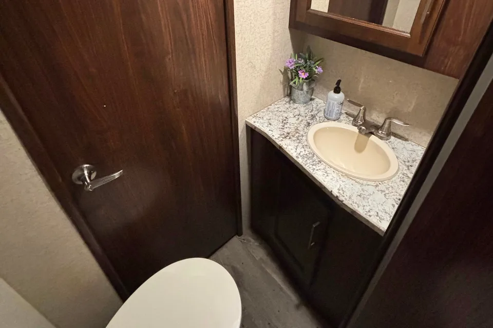 Akers Ridge RV Cottage
