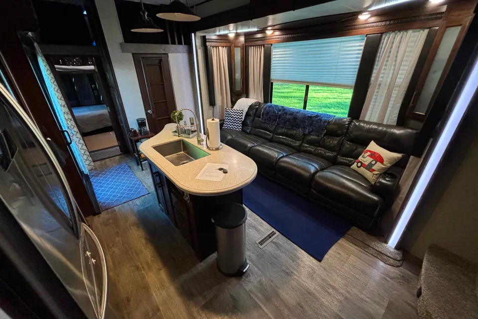 Akers Ridge RV Cottage