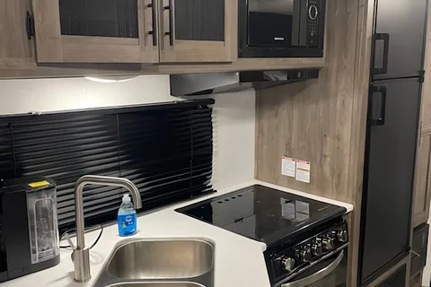 Timmy's Heartland Pioneer 270 bhs Travel Trailer