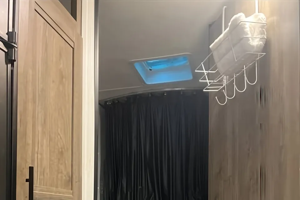 Timmy's Heartland Pioneer 270 bhs Travel Trailer