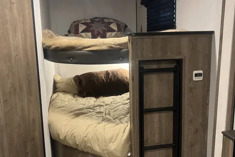 Timmy's Heartland Pioneer 270 bhs Travel Trailer