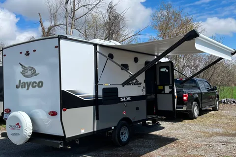 Lifestyle Living Rentals Jayco Jay Flight SLX7 174BH Travel Trailer