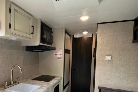 Lifestyle Living Rentals Jayco Jay Flight SLX7 174BH Travel Trailer