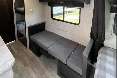 Lifestyle Living Rentals Jayco Jay Flight SLX7 174BH Travel Trailer