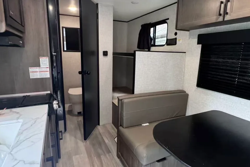 Starcraft Autumn Ridge 19BH Travel Trailer