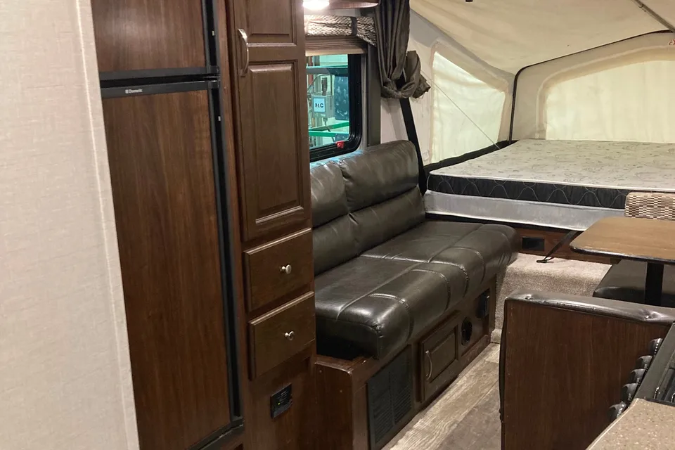 The Trailer Guy  Palomino  Solarie 163x