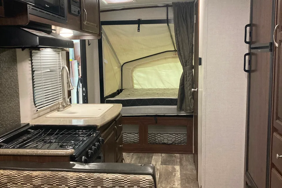 The Trailer Guy  Palomino  Solarie 163x