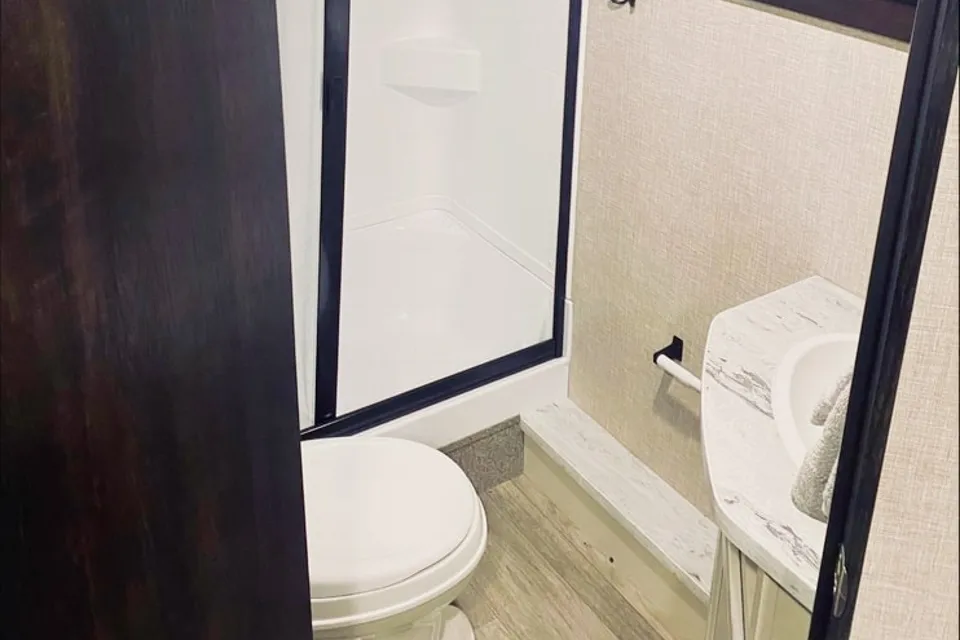 Cora and Trav’s Jayco Jay Feather 199mbs Travel Trailer AKA: Rig E Smalls