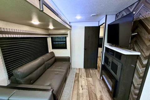 Michael & Vanessa's 2022 KZ Connect