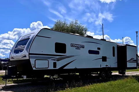 Michael & Vanessa's 2022 KZ Connect
