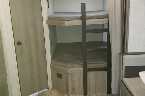 Christopher's RV Cottage