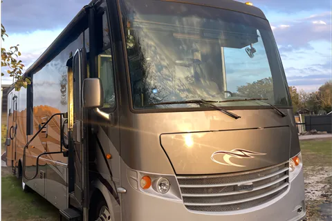 Newmar class A TOY HAULER Class A CL37