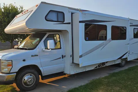 Four Winds Chateau 31B Class C Moyorhome