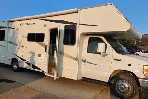 Four Winds Chateau 31B Class C Moyorhome