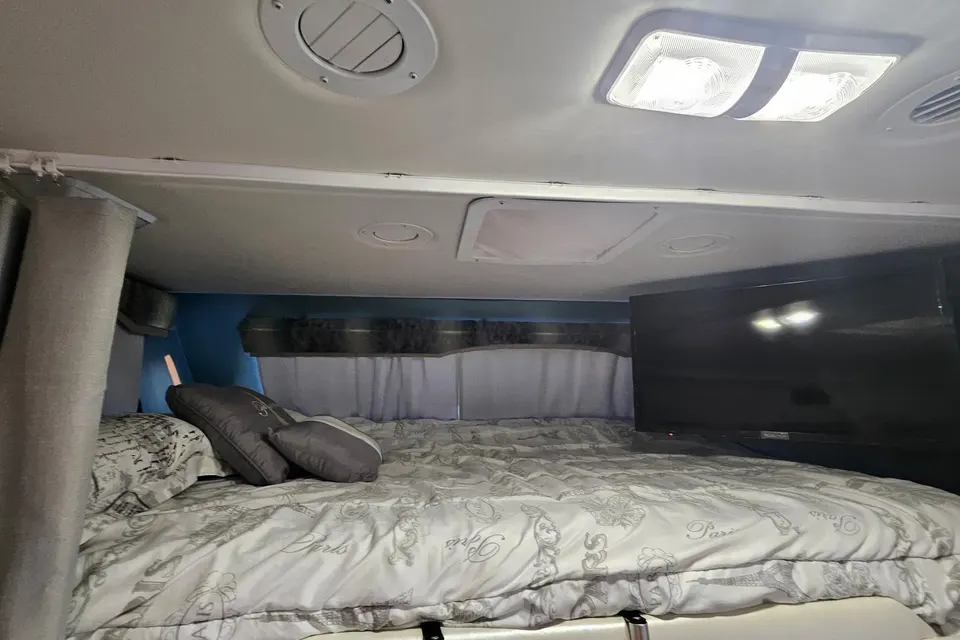 Four Winds Chateau 31B Class C Moyorhome
