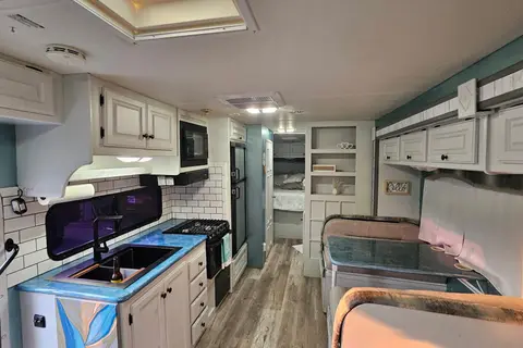 Four Winds Chateau 31B Class C Moyorhome