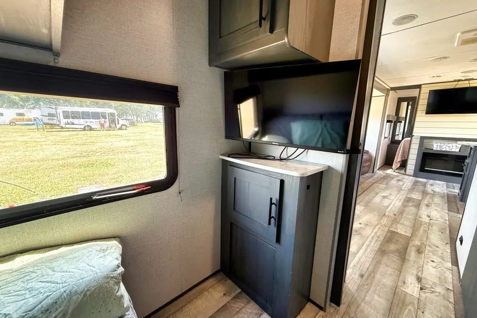 Sunshine Cruiser Dutchmen Aspen LE M-29BH Travel Trailer