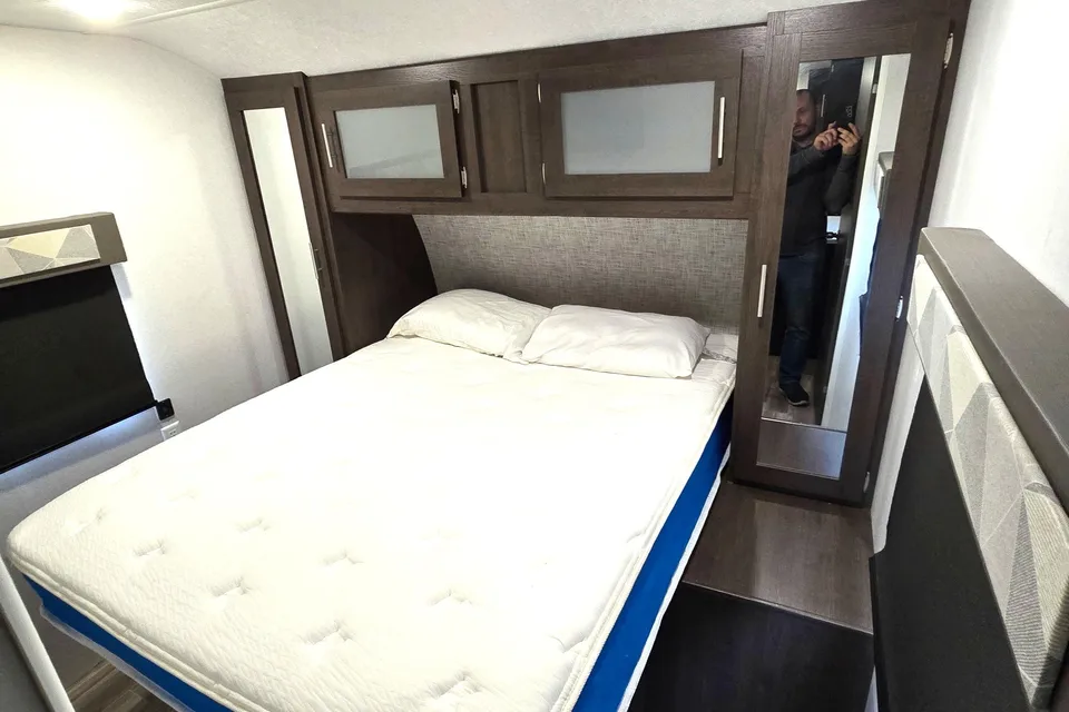 Fireside RV's 2019 Forest River Salem 32BHDS Bunkhouse - LMI1558