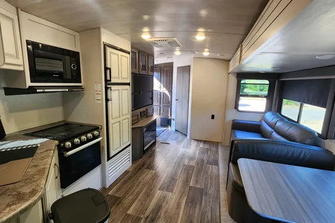 Rick's Cougar Half-Ton Travel Trailer