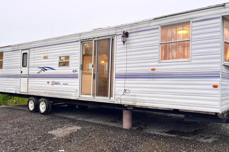 Gonzalo 's General Coach Citation Travel Trailer