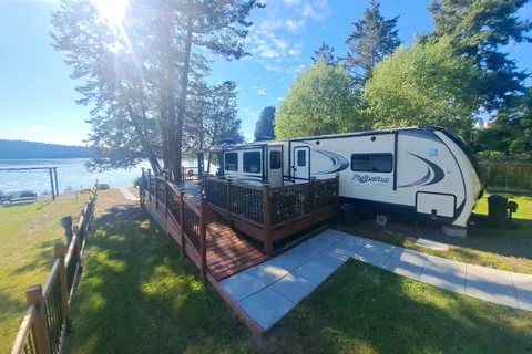 For Sale, FIRCREST Lot 10 Waterfront with sandy beach & 38' 2018 Trailer