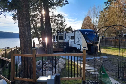 For Sale, FIRCREST Lot 10 Waterfront with sandy beach & 38' 2018 Trailer