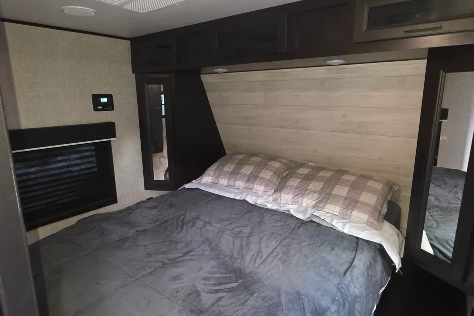 Hunter's Jayco 36bhds Travel Trailer