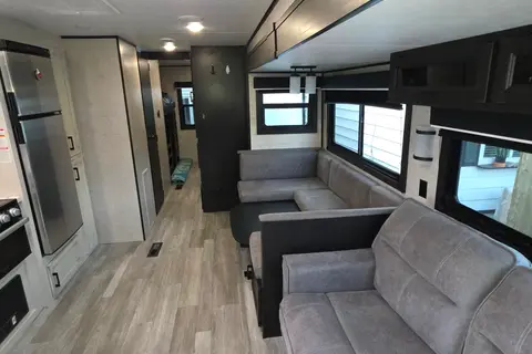 Hunter's Jayco 36bhds Travel Trailer