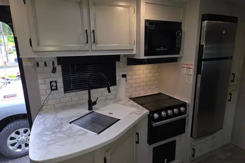 Hunter's Jayco 36bhds Travel Trailer