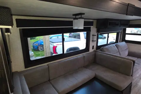 Hunter's Jayco 36bhds Travel Trailer