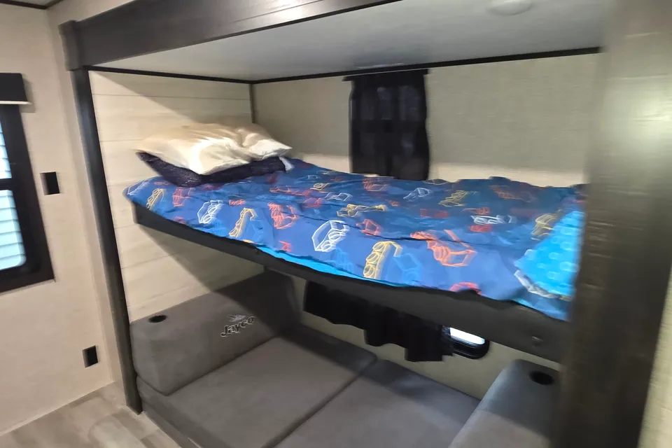 Hunter's Jayco 36bhds Travel Trailer