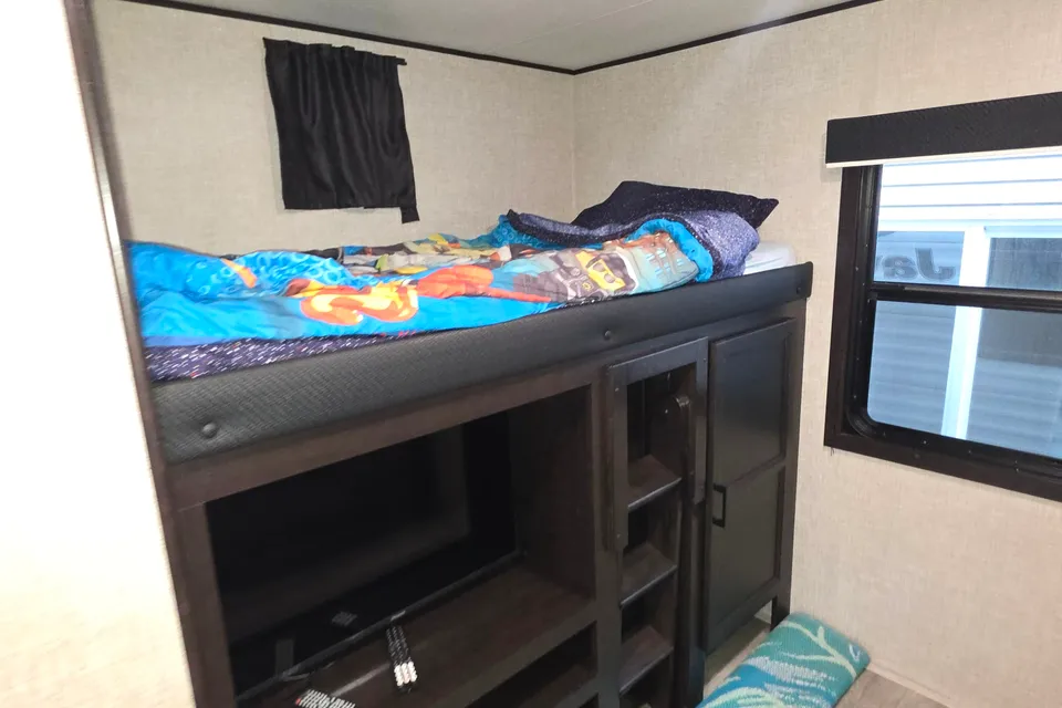 Hunter's Jayco 36bhds Travel Trailer
