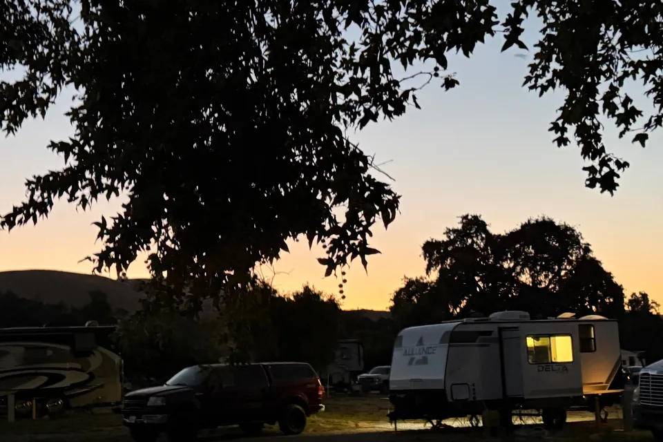 Louie's NEW AllianceTravel Trailer on intro promo!