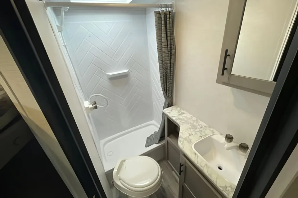 Maria's Coleman 1905bh Travel Trailer